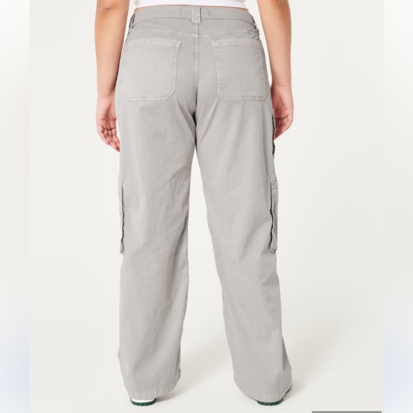 Hollister Low-Rise Baggy Zipper Pocket Cargo Pants - Size w26Regular (length) - Picture 5 of 9